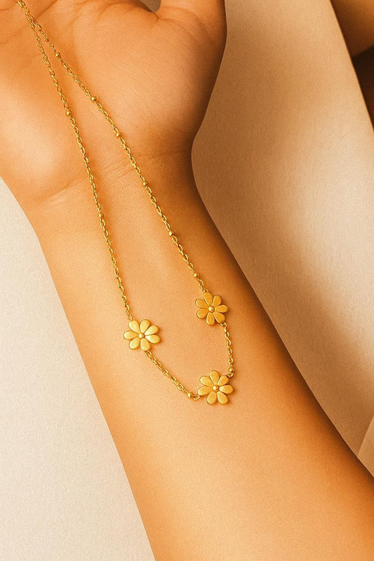 Daisy Dainty Flower Pendant