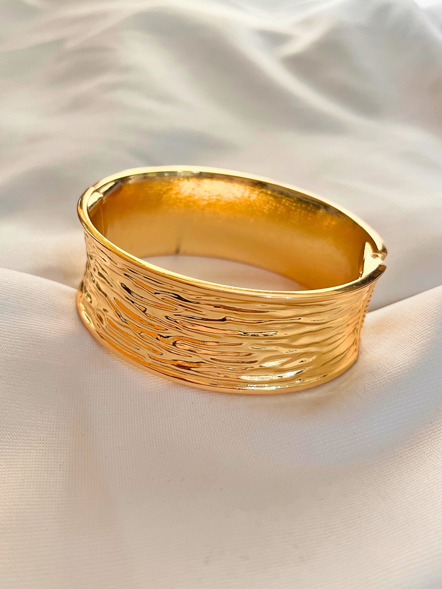 Block Textured Bracelet (Anti-Tarnish)